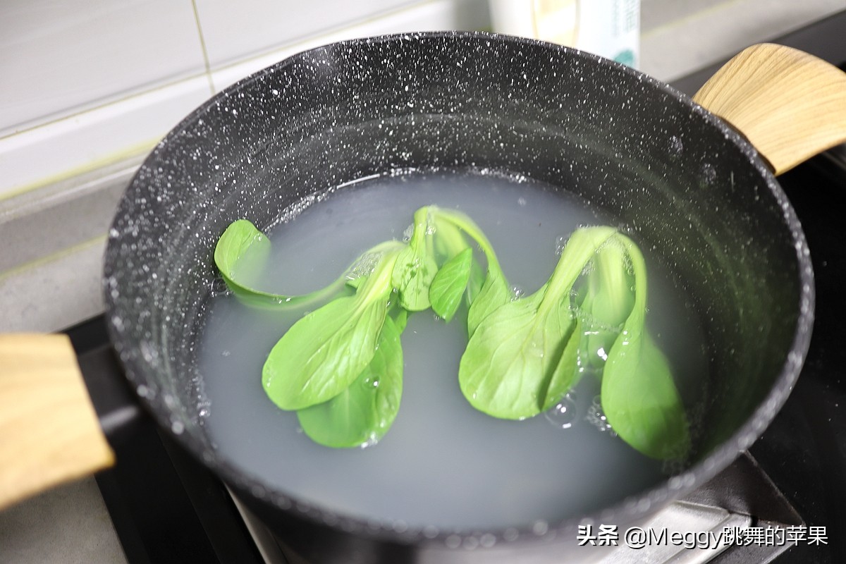 上海老式酥炸大排面,早餐来碗热气腾腾的大排面