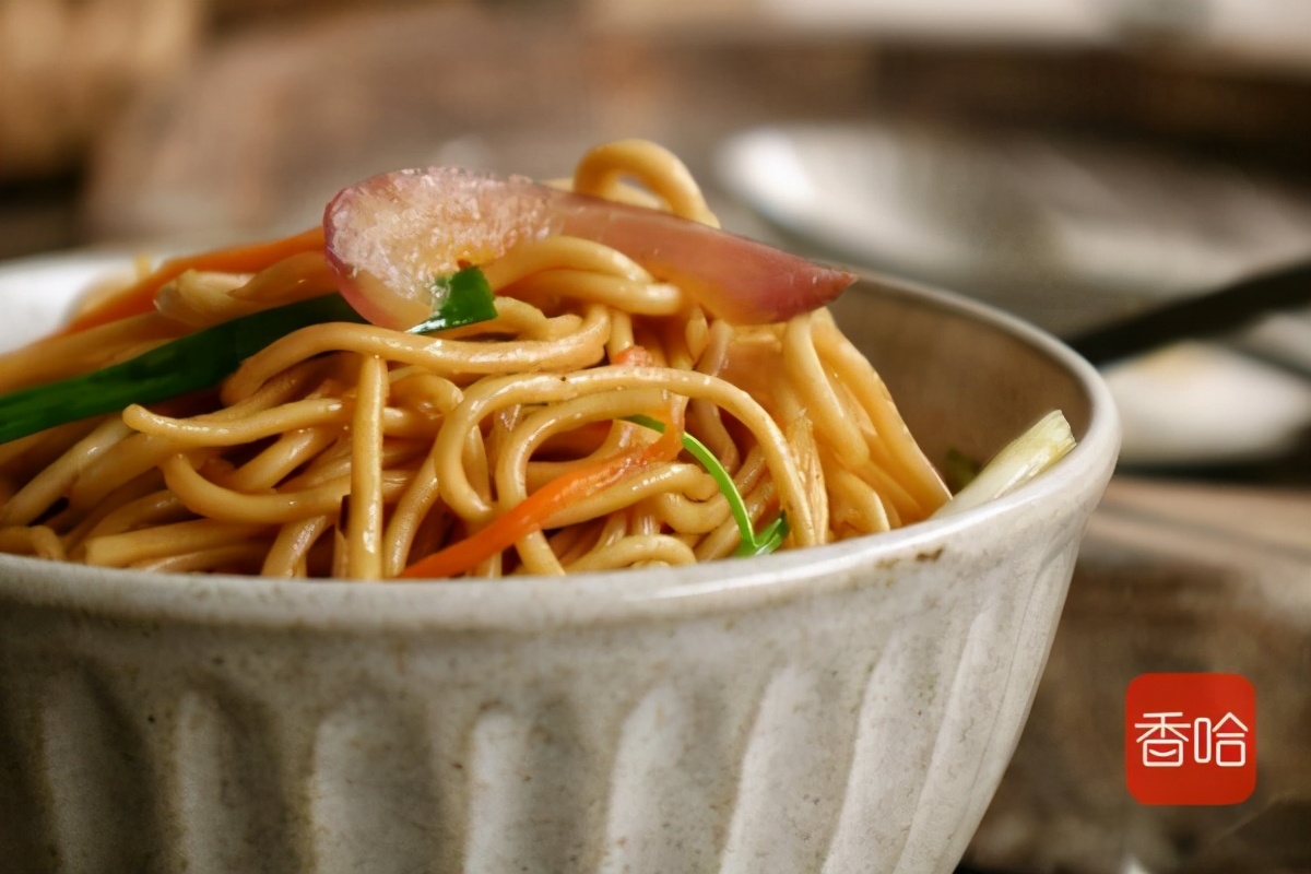 做面条筋道的方法,做面条怎样和面不破