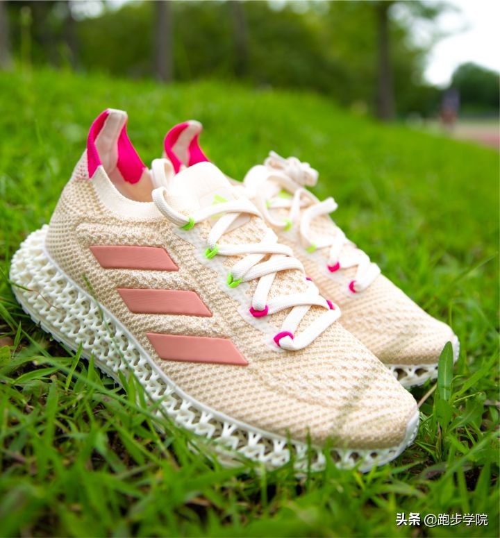 阿迪达斯跑鞋4dfwd为什么很硬,真实测评adidas4d打印鞋