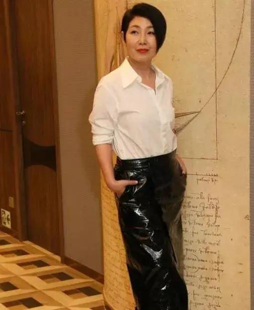 知名女星被爆出轨,陈小春被爆出轨应采儿一句话回应