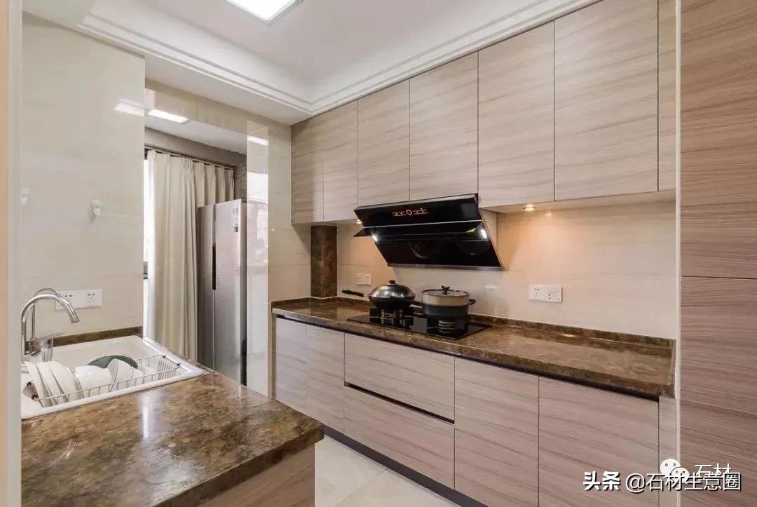 厨房灶台黑色白色柜子效果,黑灰色厨房灶台效果图