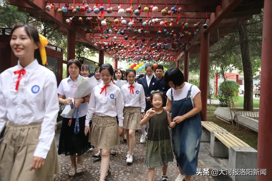 骊歌轻唱道珍重，扬帆追梦正当时——洛阳市东升第二中学举行2020届毕业典礼