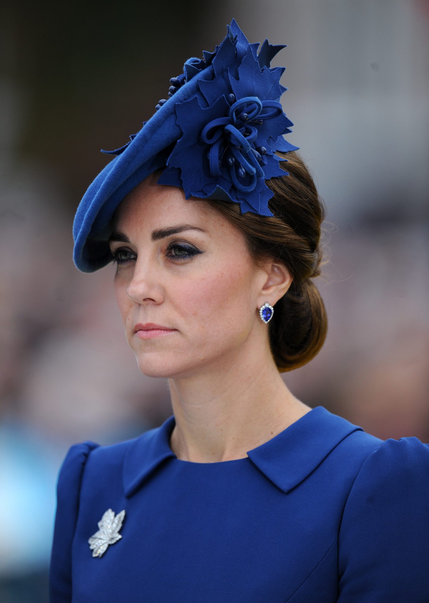 凯特王妃戴戴安娜王妃头饰,凯特王妃戴的是什么头饰