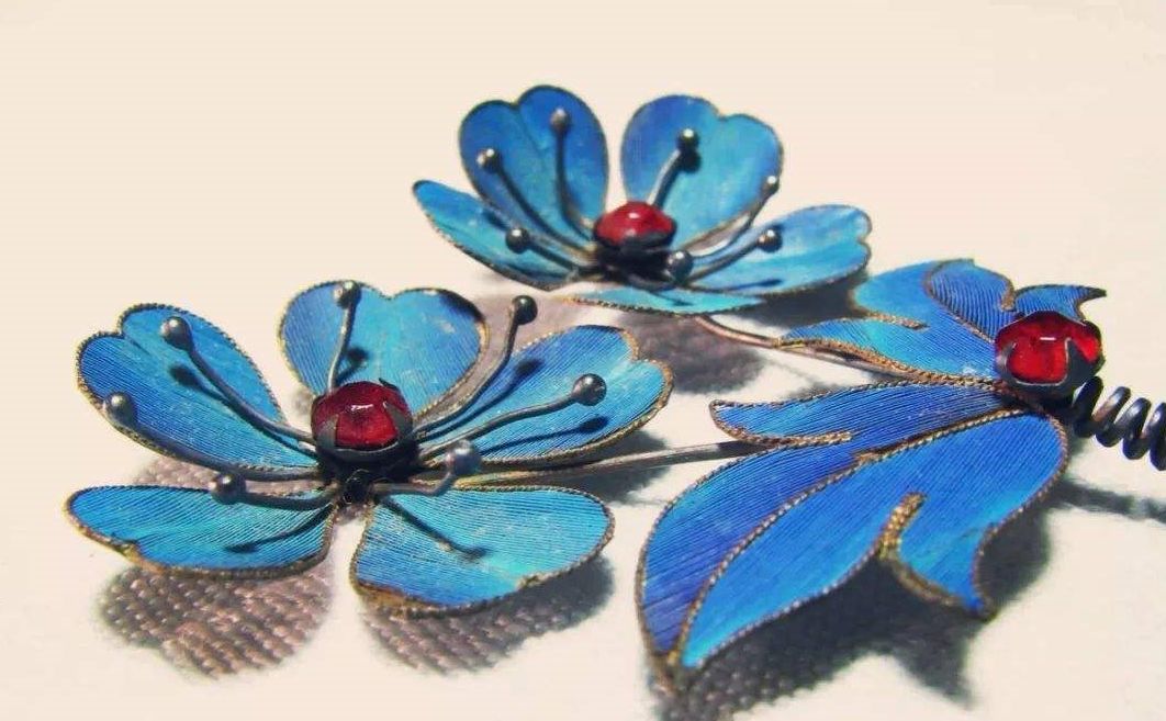 一顶凤冠需要多少翠鸟,一顶凤冠述说一段历史