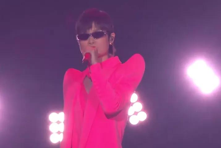 杨幂与杨紫的采访节目,微博之夜杨幂和杨紫在聊什么