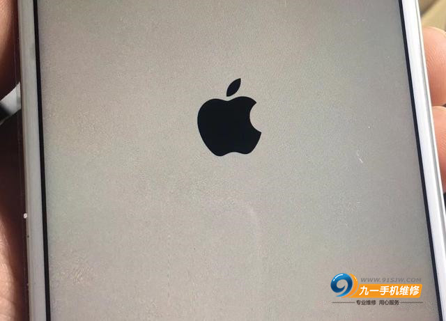 手机白苹果开不了机需要维修什么,苹果手机刷机白苹果无法开机