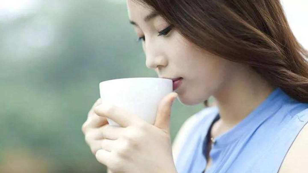 秋季晒黑后快速变白的方法,夏季身体晒黑美白小妙招