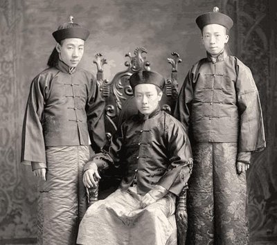 丫鬟嫁人夫人不舍，老爷：给做我二房，你们还是姐妹，不是更好？