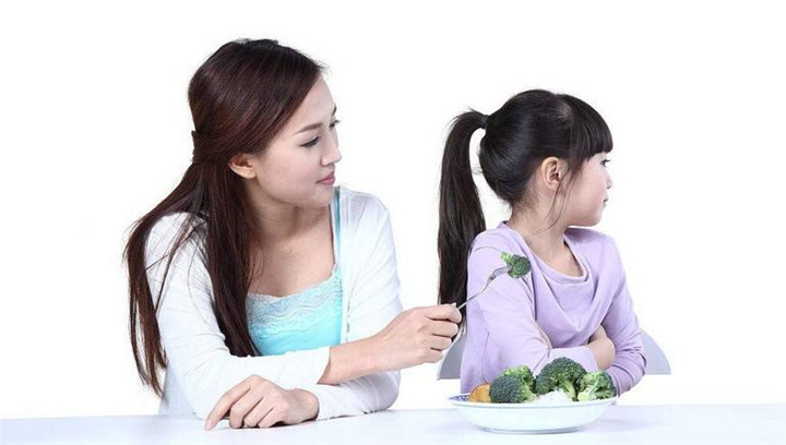 孩子挑食只吃肉不吃菜怎么办,孩子喜欢吃肉不怎么吃青菜