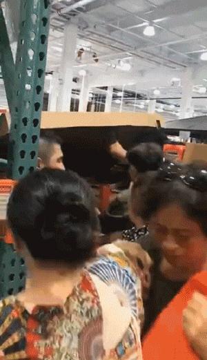 中国大妈超市抢货视频,被中国大妈抢购的国家