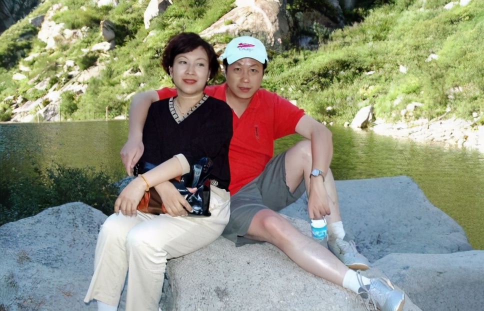 罗京去世12年母亲不知死讯,罗京去世前影像