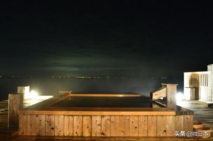 轻奢极简露天温泉,超梦幻的露天温泉