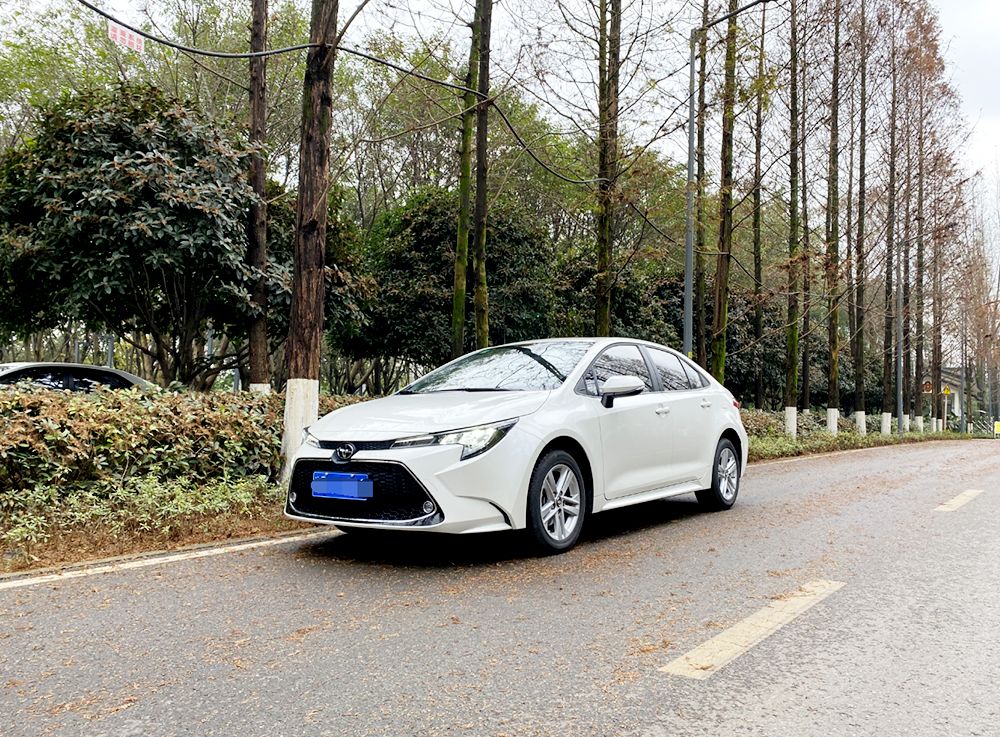 雷凌1.2t运动版车主空间测评,丰田雷凌1.2T开车效果怎么样