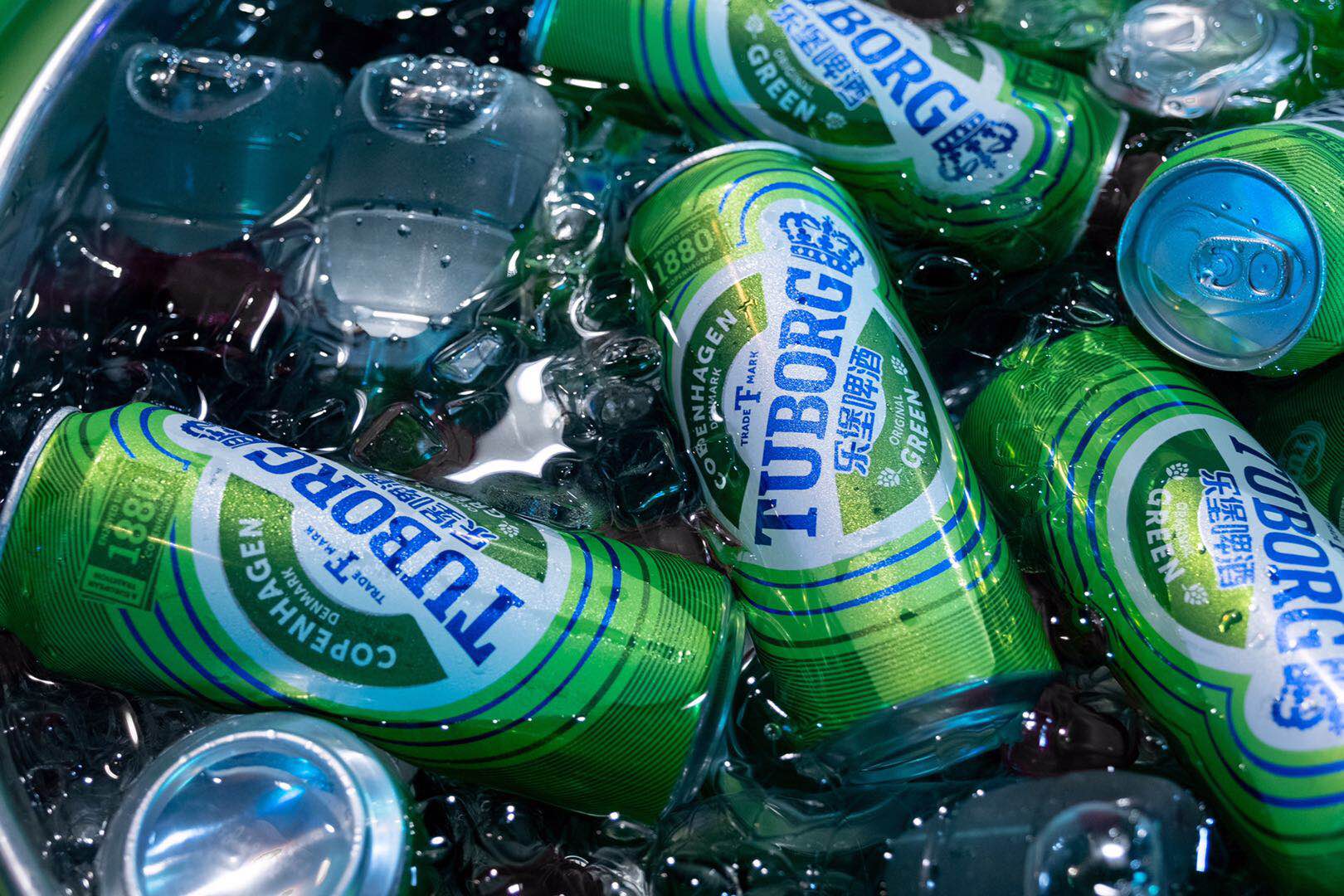 真香鼻祖化身新裤子、GAI迷弟，反转演绎乐堡啤酒式真香定律