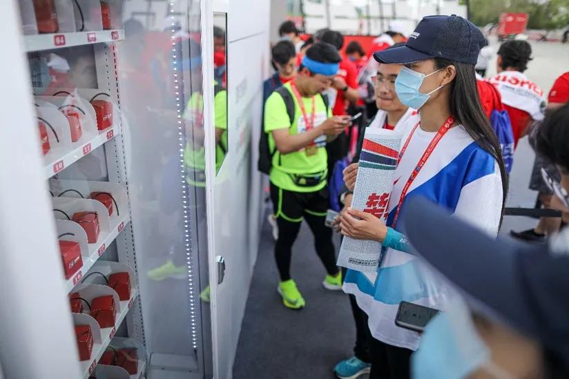 一头「犇牛」，展现时代向前犇精神