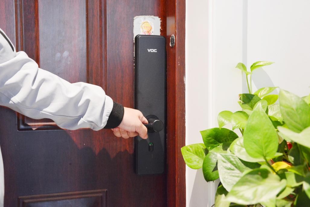 voc智能门锁x6安装教程,荣耀voc智能锁