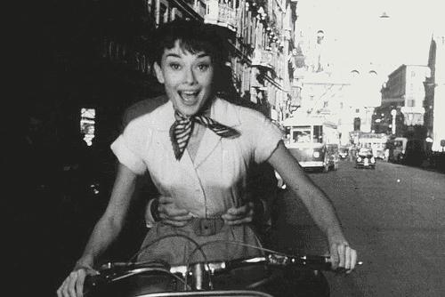 丝巾对于女性的重要,丝巾对于空姐意味着什么你知道吗