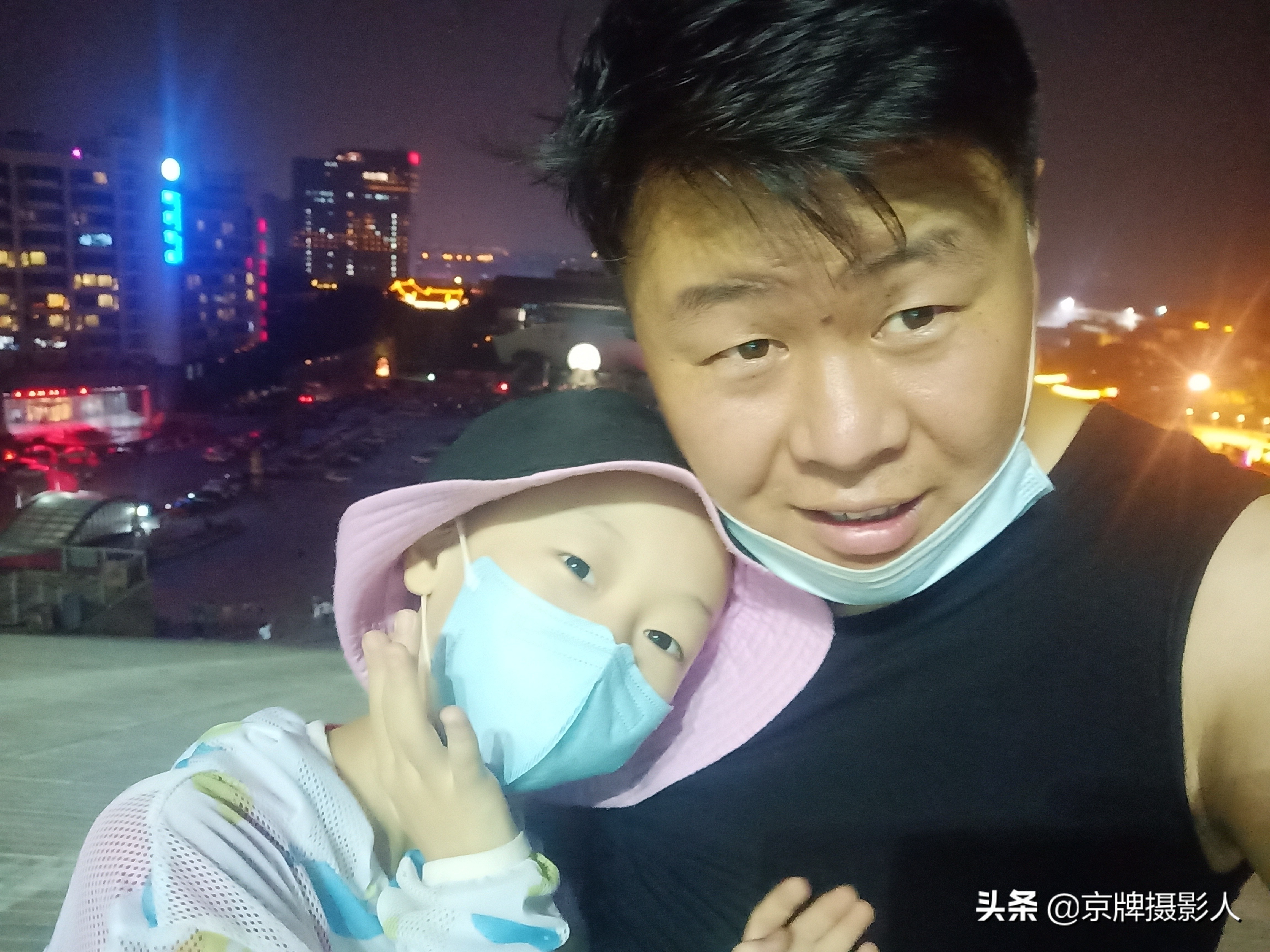 漂亮女孩因一场高烧失去听力,高烧40度女孩后续