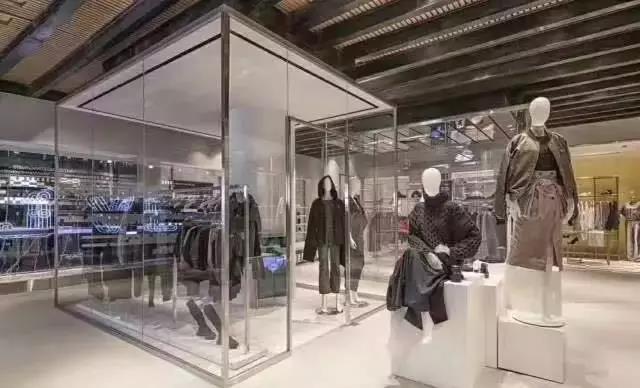 媒体+零售线上线下一体的Yoho集合店，年轻潮人们的集合地！