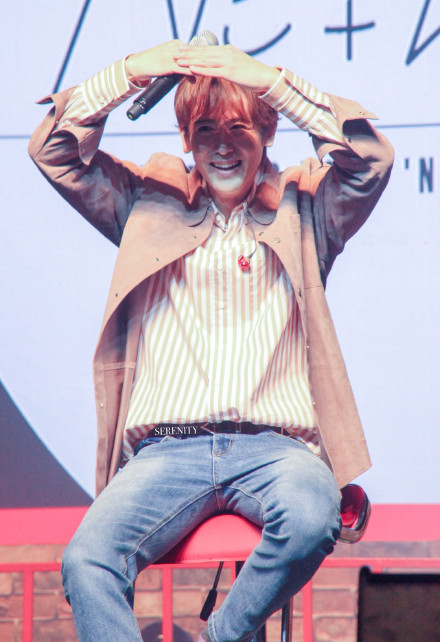 曾经的维尼夫妇都胖得没样了，而见面会上的尼坤帅气却不减当年！