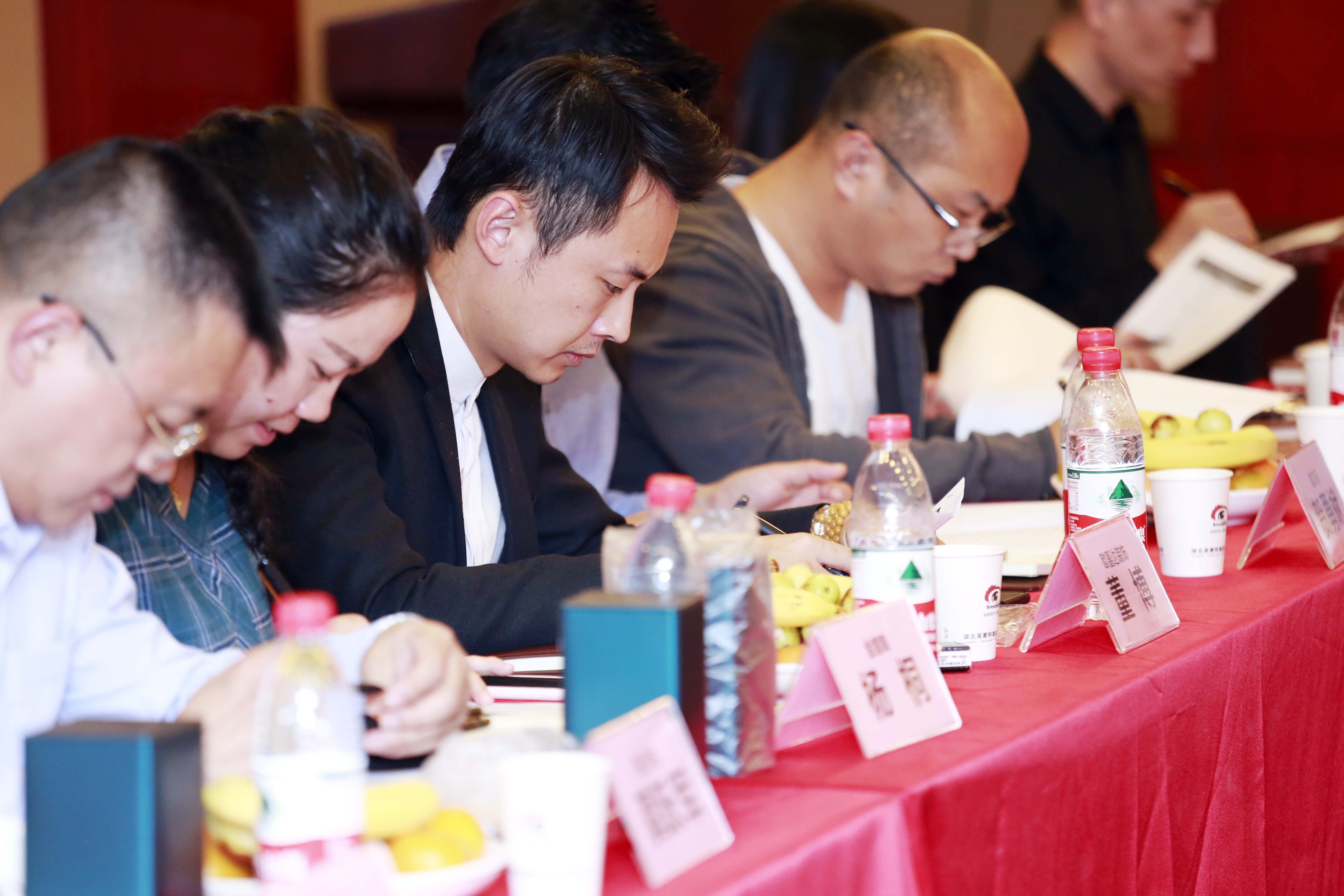 整合资源和抱团取暖共同发展,湖北室内装饰协会官网