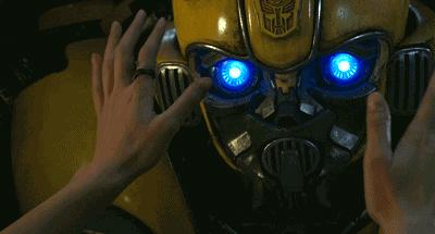 上映首日获得单日票房第一的佳绩,大黄蜂最新上映消息