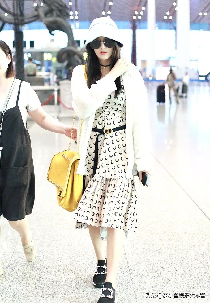 张馨予产后晒春游照片,张馨予产后首次现身