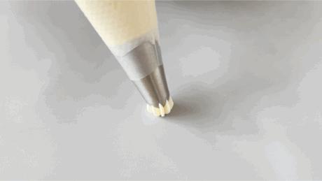 教人如何裱花视频讲解教程,蛋糕裱花必须知道的几种表现手法