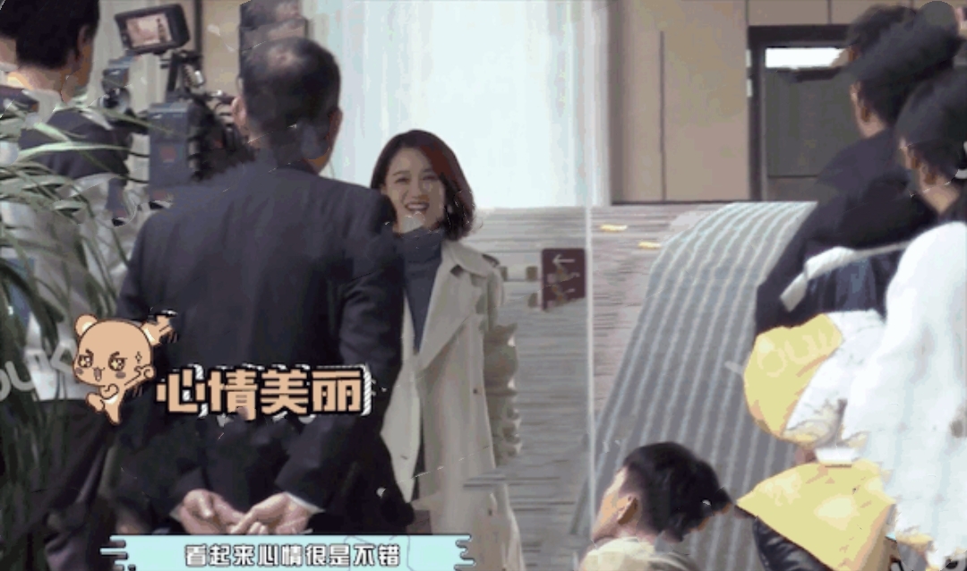 艾伦给陈乔恩飞吻,艾伦抱陈乔恩视频