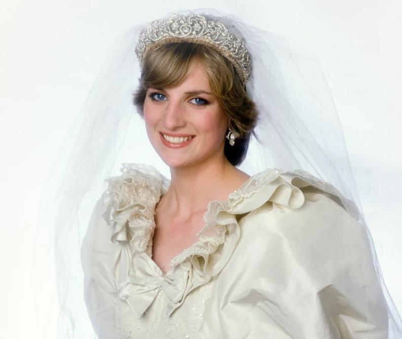 凯特王妃对戴安娜的态度,梅根想要戴安娜的蓝宝石订婚戒