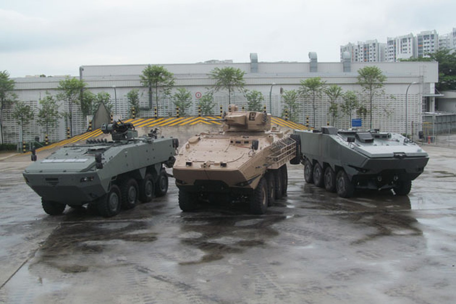 摩天大楼上面的机械怪兽,摩天大厦狂暴巨兽视频