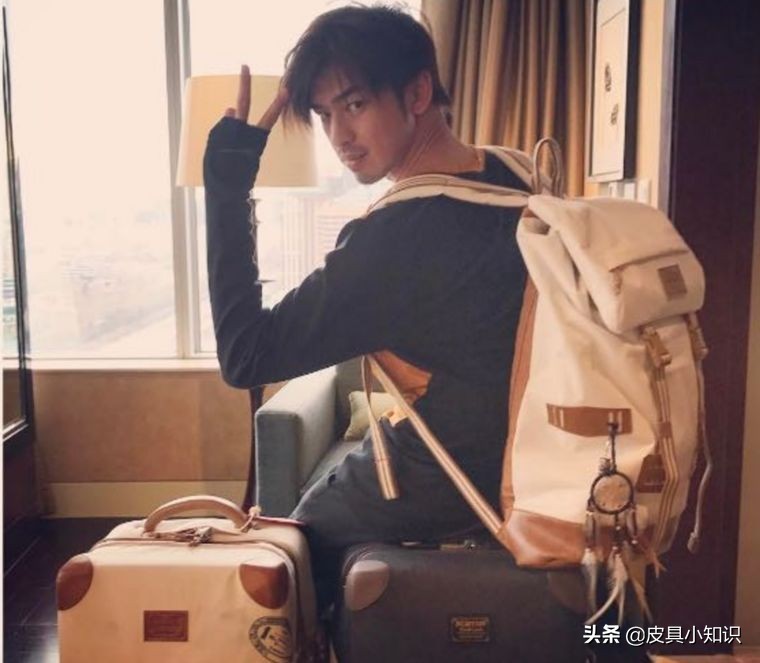 男士双肩包，直男古板的象征？不对！他也可以很潮流