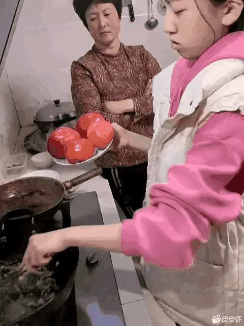 刚租的房子,打扫时发现的前租客留下的东西,要告诉房东吗?