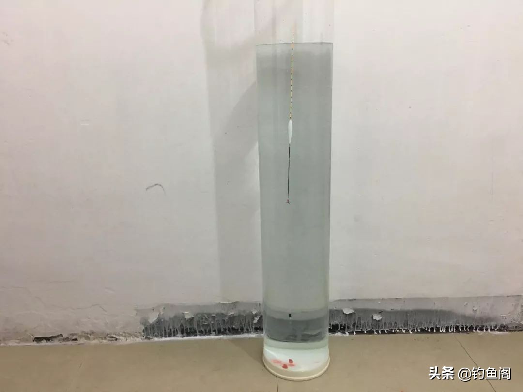 钓鲫鱼调五钓二好还是调四钓二好,带钩调漂的正确方法调四钓二图解