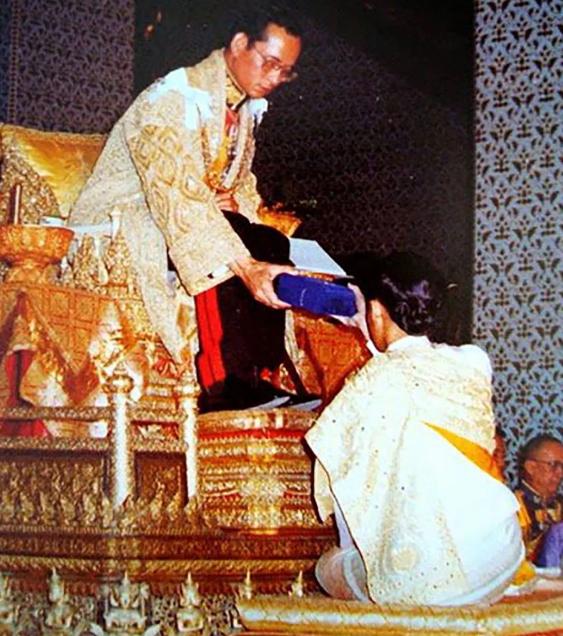 泰国公主诗琳通回泰,泰国公主诗琳通朴素无华