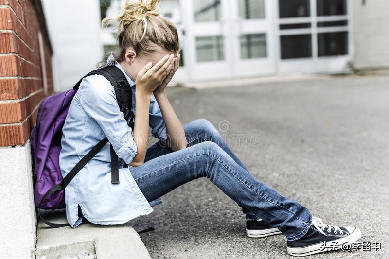 悲喜书包,爱恨交织校园生活