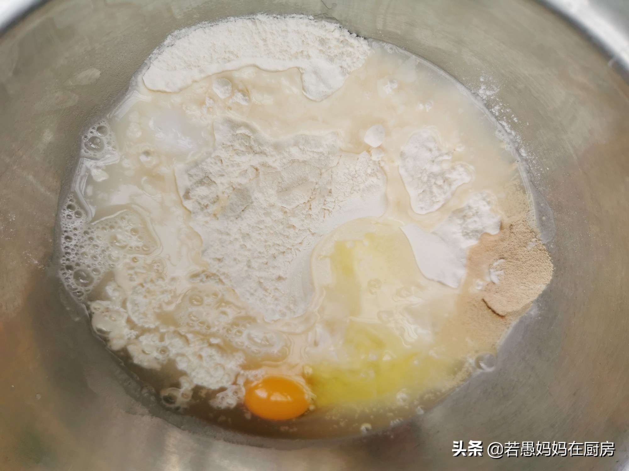 怎样在家做油条外酥里软,自制安全健康油条蓬松酥脆