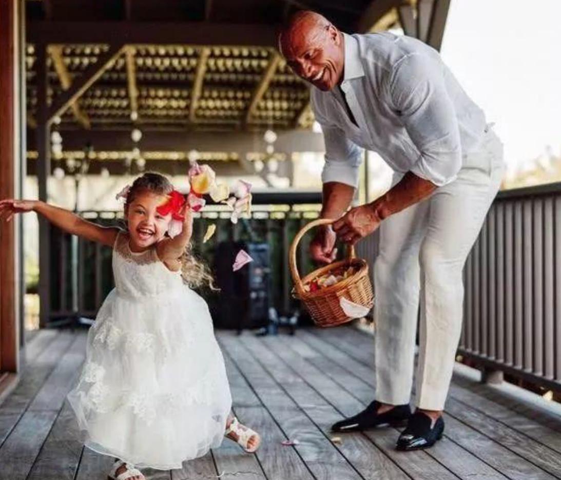 强森大女儿和小女儿,有一种基因叫贾静雯女儿