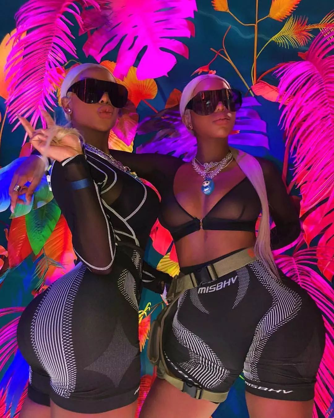 最性感的潮牌为什么是它？MISBHV来啦，全球女生都喜欢它的不乖风