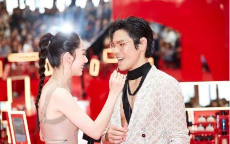 郭碧婷婚纱照什么工作室拍的,女儿们的恋爱郭碧婷向佐婚纱照