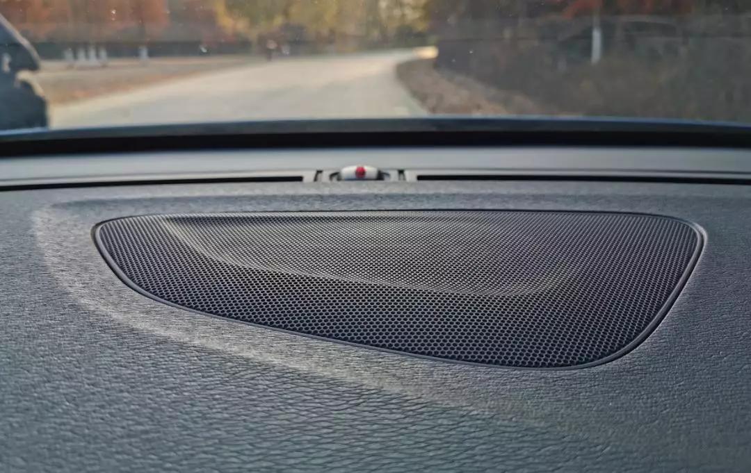 开了1年的沃尔沃s60,开了三年的沃尔沃s60还值多少钱呢