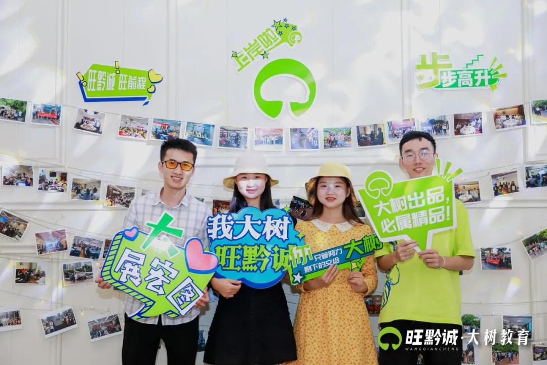 奖学金颁奖典礼完满结束主持稿,考试表彰大会进步奖怎么才能拿到