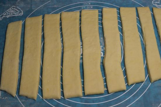 油条开店成本低的配方,做生意油条做法和配方的全过程