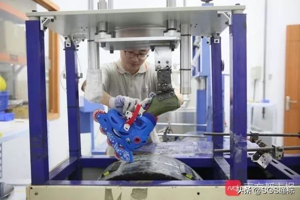 轮滑鞋怎么辨别真假,轮滑鞋是否合格