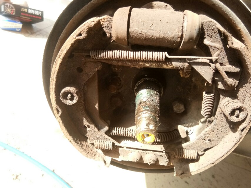 调手刹正确方法,这才是正确的手动挡换挡