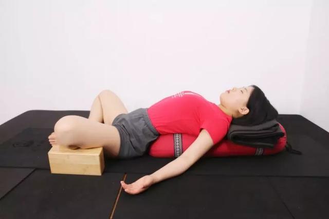 瑜伽治膝盖疼最好的方法,膝盖疼痛最新疗法之运动疗法