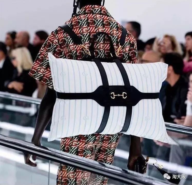 代购了个lv包包,国外代购香奶奶的包包