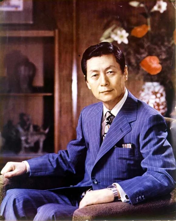 韩国财阀名人故事,韩国财阀的生活过得有多曲折