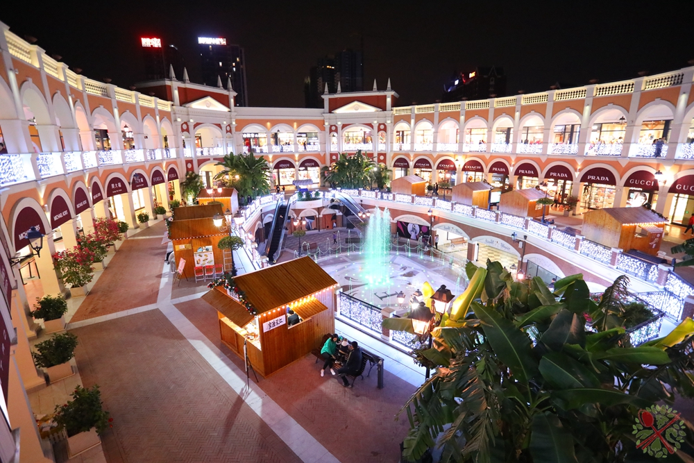 圣诞节就要这样过！在意式小镇边走边吃买不停