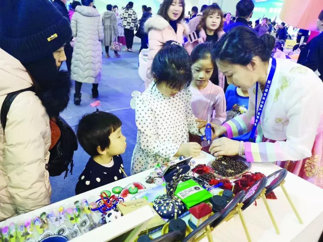 延边180余种旅游商品闪亮雪博会!朝鲜族民俗成为最响亮的名片!